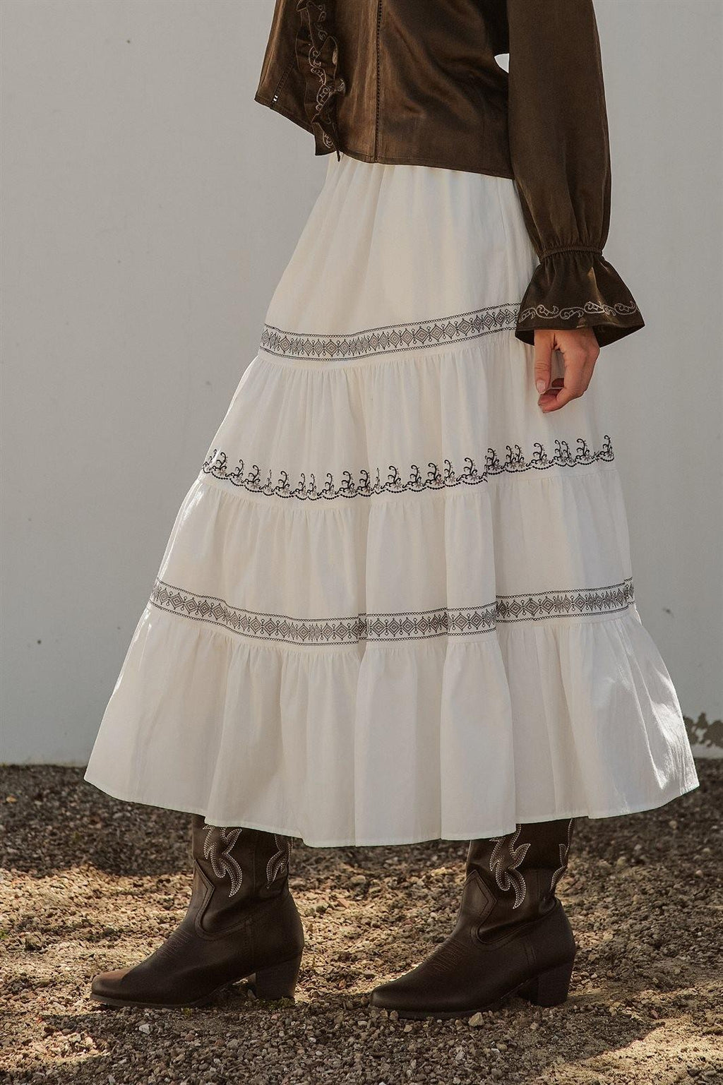 Embroidered White Tiered Maxi Skirt – Western Cowgirl Prairie