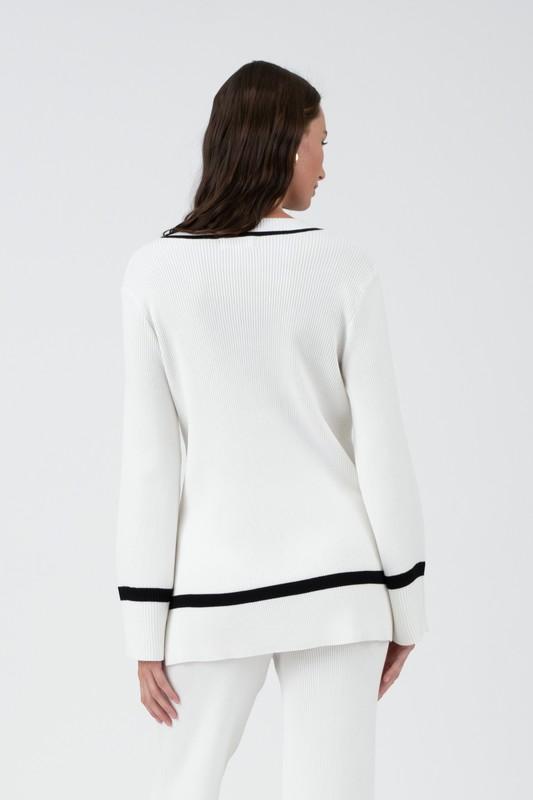Contrast Trim V-Neck Pullover Sweater