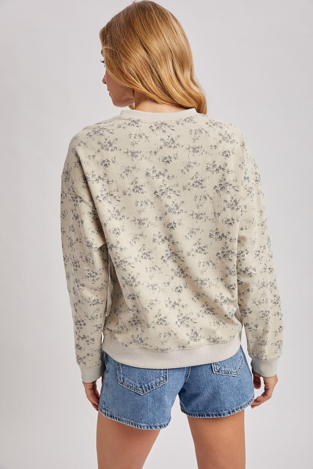 Vintage Ditsy Floral Print Crewneck Sweatshirt