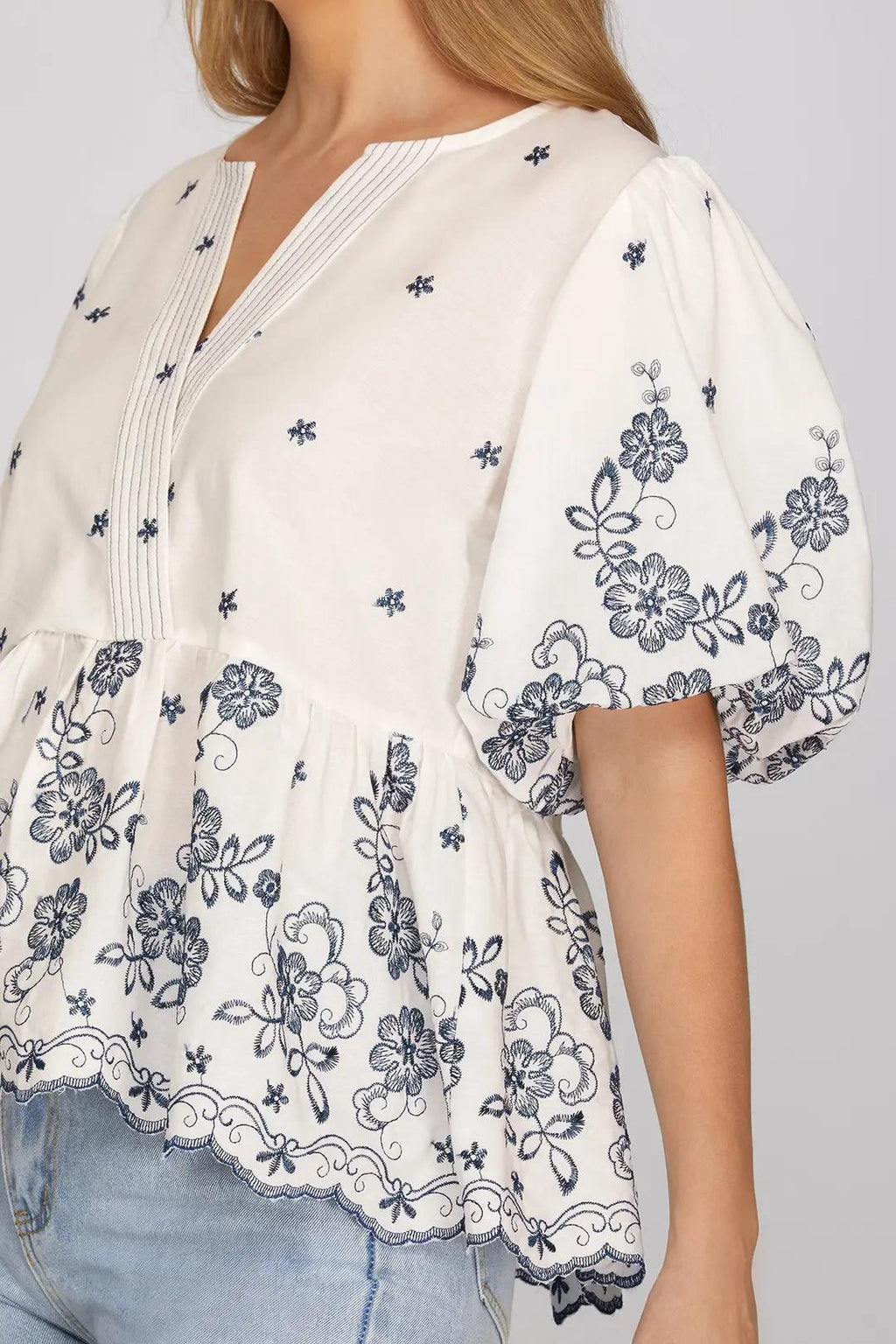Puff Sleeve Woven Embroidery Scallop Hem Top