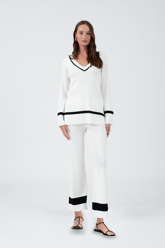 Contrast Trim V-Neck Pullover Sweater