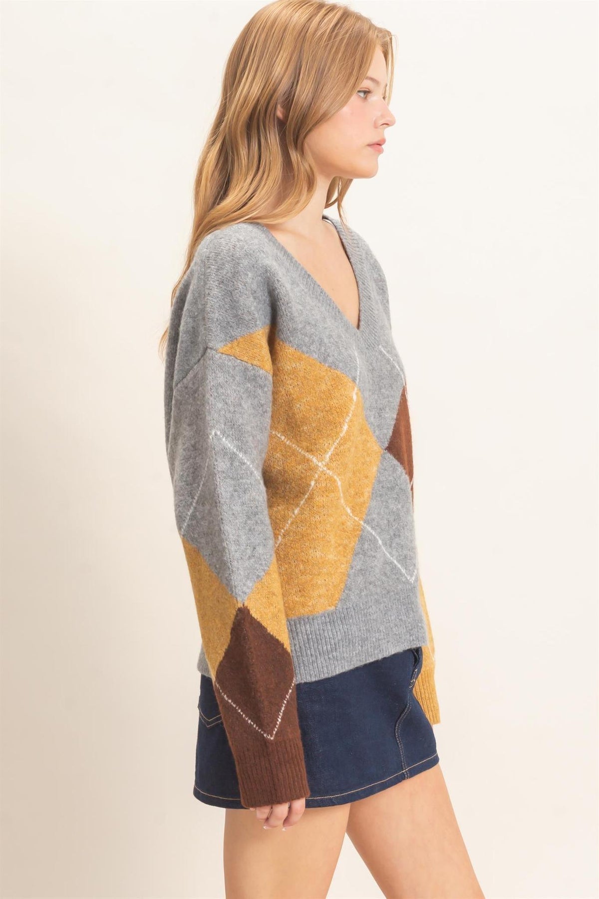 Argyle Pattern V-Neck Sweater