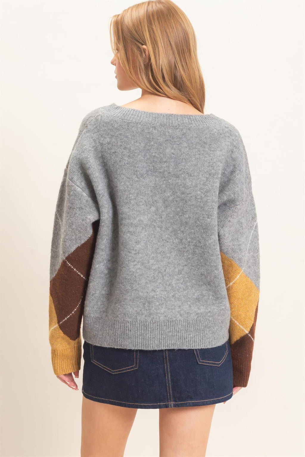 Argyle Pattern V-Neck Sweater